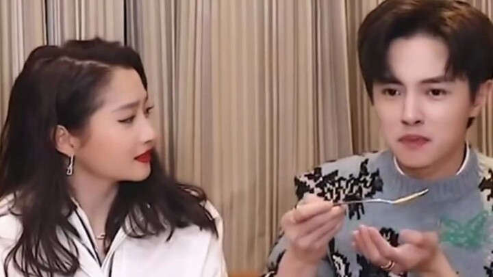 Xiaotong woke up in the middle of the night: Family, who understands?