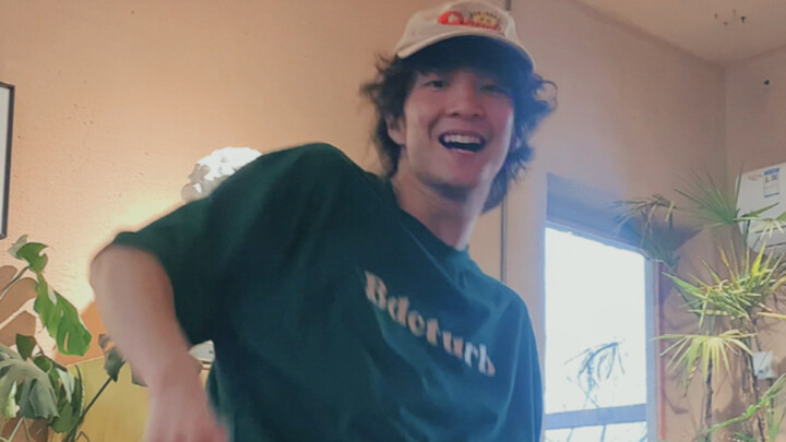 Dante | Being a curly-haired boy who happily dances every day