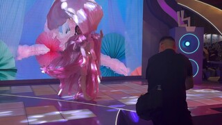 في 11 يوليو، ستقدم بي يان من BW عرضًا على المسرح في قاعة 2.1 ضمن فعالية "الطاقة الراقصة الكاملة" (ال