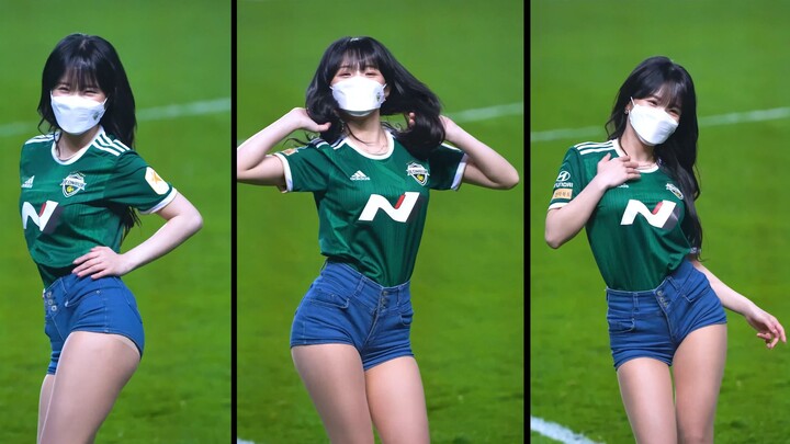 Lee Da Hye lắc người thật dễ thương!