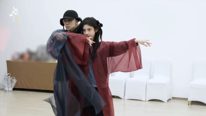 A “once-in-a-lifetime” moment—finally seeing the practice room version of “Xiao Ju” again! Looking f