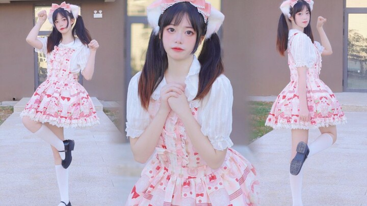 Cat or catgirl? I'm hungry—please feed me, meow ❤