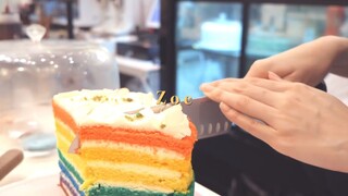 Zoe, the girl who runs a café, is finally back after a month!! | Peach juice, Oreo cake, rainbow che