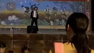 Bagi kami para penari amatir, lotus Zhang Yixing benar-benar terlalu menuntut secara fisik. Karena t