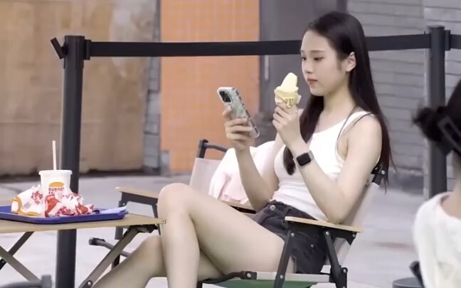 Voicing for a beautiful girl — the girl is totally confused!