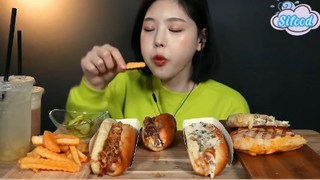 Bánh mì dài kẹp xúc xích, khoai tây chiên, bánh mì panini phô mai 3 #amthuc
