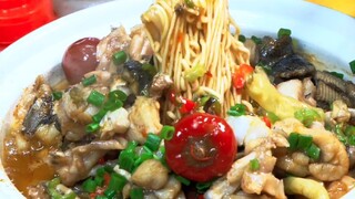 This little eatery really knows how to pile on the ingredients!