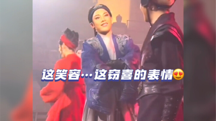 ما عاد في طريقة للخروج، بس أثق دايمًا بذوق الأسلاف الجمالي.. يا جمالك يا حلوة، أبهرتني لدرجة أنك وصل