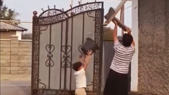 Turun dari atap itu adalah kebohonganmu