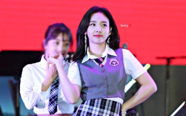 “ลิมนาลยอน” 180623 ไลฟ์แพนด้อมเพลง Likey, หน้าสวยของพี่สาว, การแสดงที่ฟอร์มดีสุดๆ!