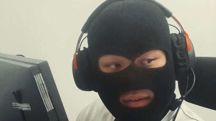 เมื่อเพื่อนร่วมหอพักที่เป็นเกมเมอร์คนอื่นๆ ชวนนักเล่น CSGO มาดวลกันแบบตัวต่อตัว