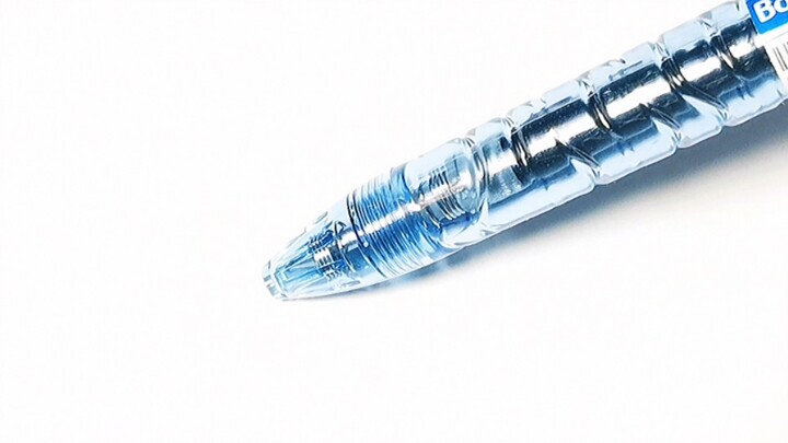 A plastic bottle mineral water pen that is said to be super smooth, am I the only one who got stuck?