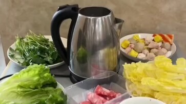 Trời lạnh rồi, cùng nhau ăn lẩu cho ấm người nào!