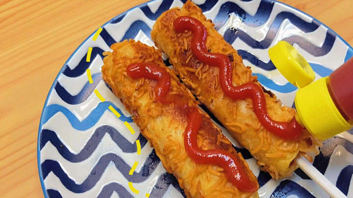 Toast + Sausage + Crispy Instant Noodle = Hot Dog!