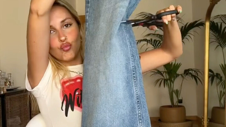 The trendy item of this spicy girl was actually made by herself