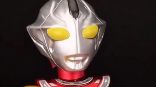 [Ari] Outrageous... What kind of rare Ultraman form is this? Wonderful building blocks are causing t