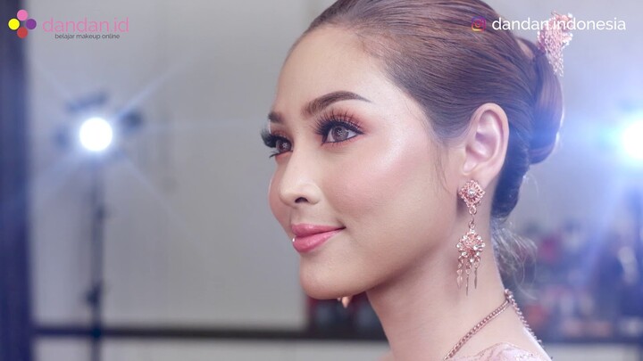 Thai Makeup Look Class | Kelas Makeup ala Thailand Online by Natcha | Dandan.id