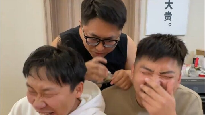 لا تكفي الضحكات وحدها! نكت بيكاشو الباردة من مستوى الجحيم.. حل لغز قيام بيكاتشو مذهل للغاية!