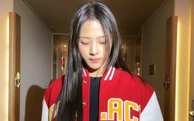 NewJeans’ Minji’s “Cookie” TikTok version MAMA solo dance break