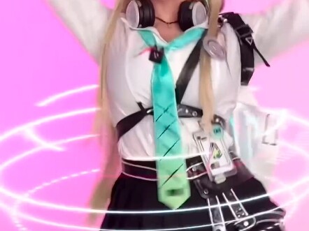 Cosplayer Nhật Bản @Sithle011 nhảy bản nhạc ngắn của Rinne