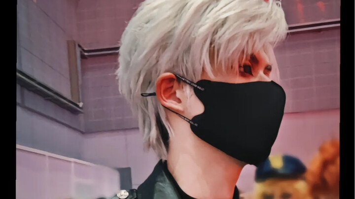 Hahaha, I’m dying of laughter! The Qin Che coser at the “Love and Deep Space” exhibition went from l