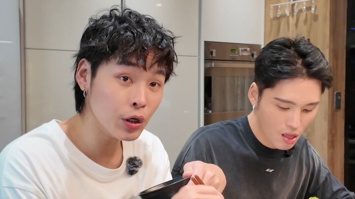 Bài học sống chung với ông bà, chú bác!