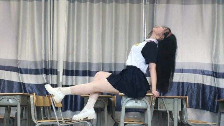 Real classroom demolition live switch up dance