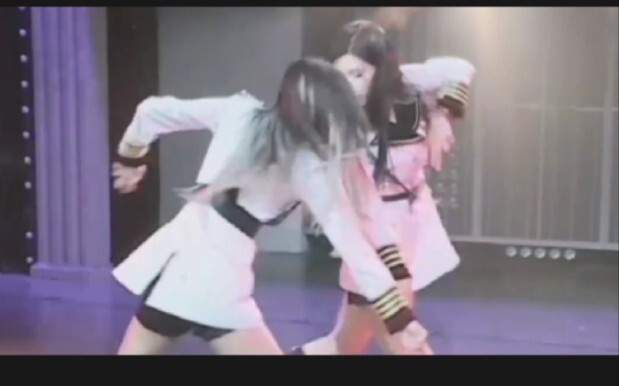 [Black Cat] Er San Jie's duo unit—You two are practically about to kiss!