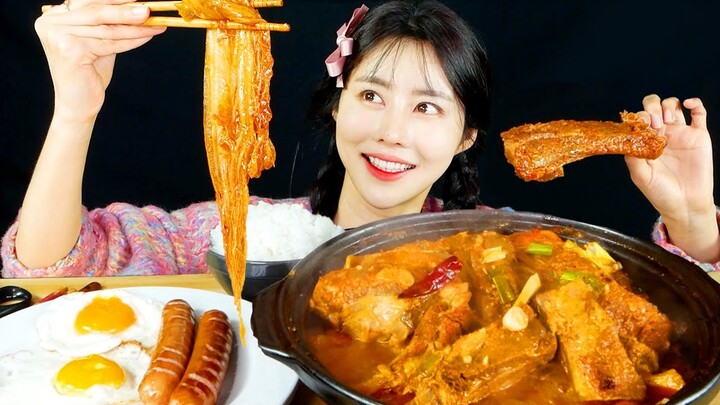 MUKBANG ASMR | Delicious! Tender Back Rib🍖 and Kimchi Stew Eat Korean Eatingshow 아라 Ara Realsound