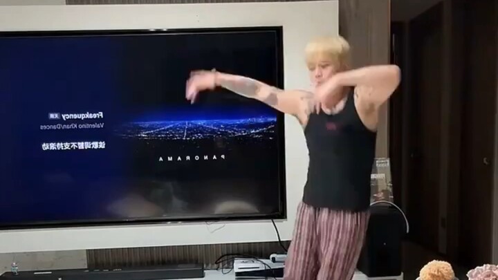 ฮายาบุสะโชว์ท่วงท่าการเต้นของตัวเอง! ระดับไหนกันนะ?