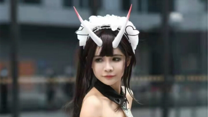 Hội chợ cosplay Đom Đóm, cô bé loli đầu chó