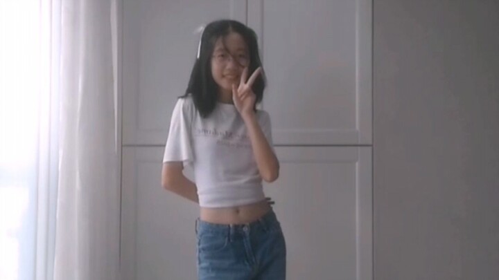 15-year-old newcomer Up dances to NMIXX's "Roller Coaster"