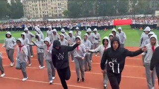 In just one minute, let our class be forever recorded in the school history (Nanjing No. 50 Middle S