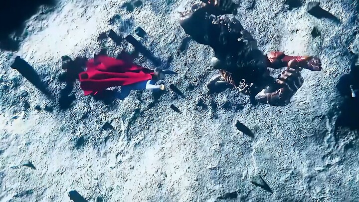 ซูเปอร์แมน vs ดีเซพชันเดย์ - ความแข็งแกร่งต่างกันมาก!