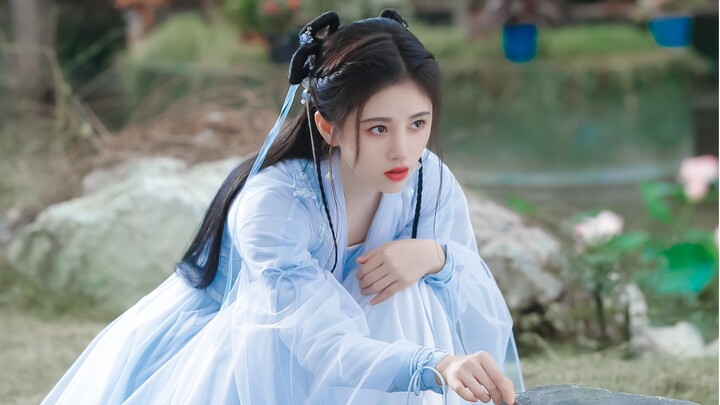 This is literally the face of a historical fiction heroine!