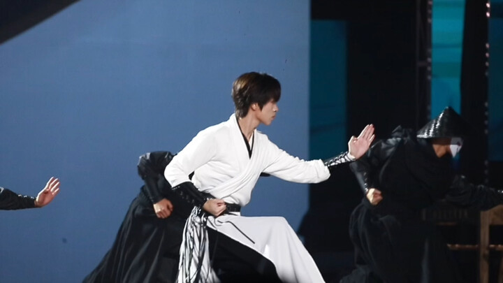 【钎城】我不允许还有人没看过钎城共创夜这段直拍，身段太绝啦