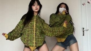Phải là lắc chậm thôi. Ai mà biết được? Tôi cứ cười suốt khi ghi âm. Haha. Có một bộ đôi #ở chị gái 