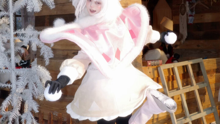 Want to have a snowball fight? Solid ball!