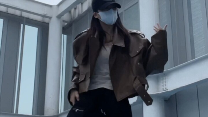 จริงไหมที่คนไหล่กว้าง 58 ซม. เท่านั้นถึงจะดูหล่อขนาดนี้เวลาโดดไฟ?