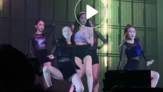【BLACKPINK】أحدث فيديو مباشر عالي الدقة لجيني منقذة على اليوتيوب الرسمي! يا له من جسم!