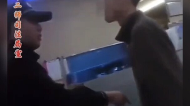 ثلاث سنوات من الخياطة على الماكينة بكل وضوح