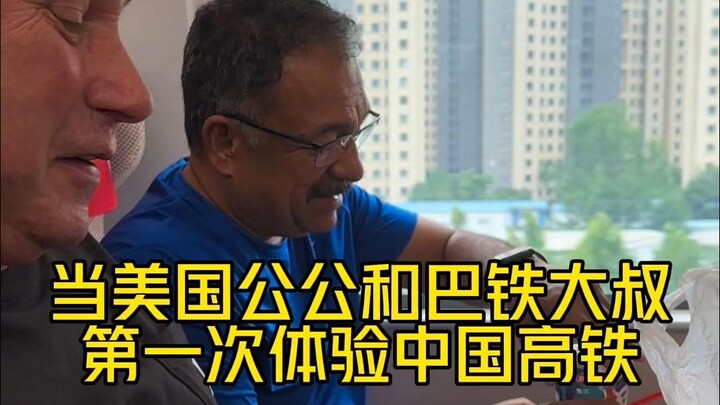 Ayah mertua kali pertama merasakan pengalaman membeli mobil di toko kendaraan listrik dalam negeri d
