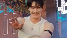 Stray kids 7.14 London BST HYDE PARK mengintip