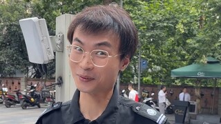 今天问了问两位老朋友对友情的看法.........