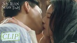 Clip Tập 19 Nụ hôn ngọt ngào trên con đường! | Sắc Xuân Gửi Người Tình | WeTV