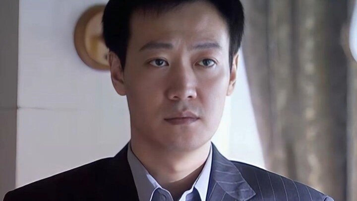 “Lãnh đạo: Cậu chơi bóng khá tốt, trước hết hãy xuống cơ sở rèn luyện đã.”