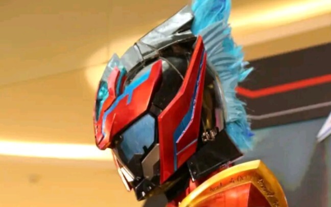 Let's take a look at the hero played by suit actor Saito Keisuke
