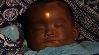 小男孩因长的太黑，竟引来一位神仙，赐他一弯月牙