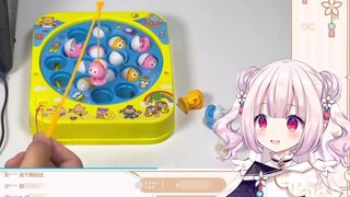 Lolita Jepang hampir tertawa terbahak-bahak saat menonton "High Tegangan Toys 5"