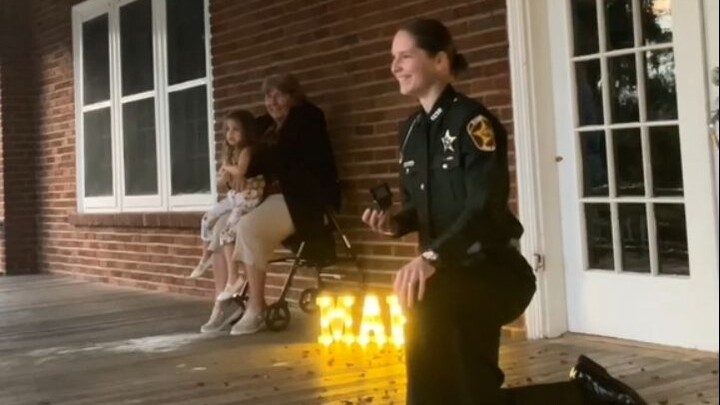 【جوهرة برتقالية】 خطة الخطوبة التي أعدّتها الأخت الصغيرة بعناية فائقة تكللت بالنجاح!